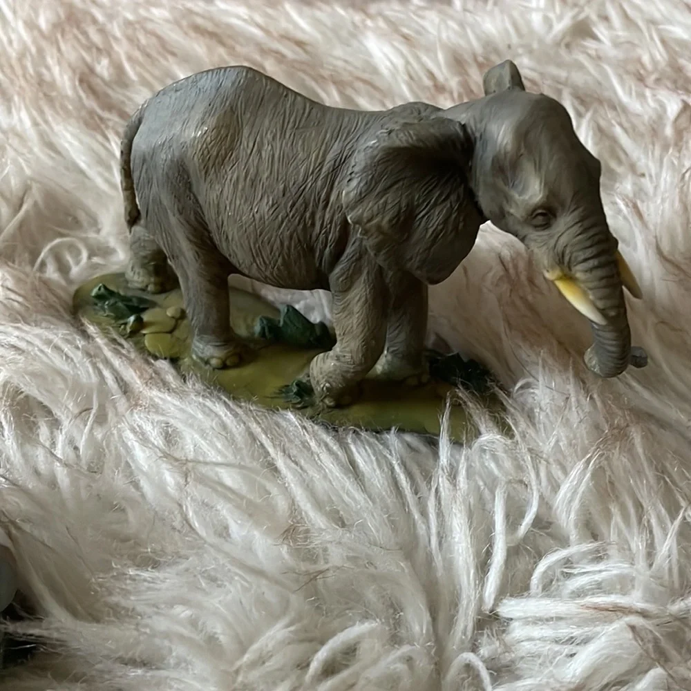 Elephant Resin Animal Decorative Figurines - Party Decor